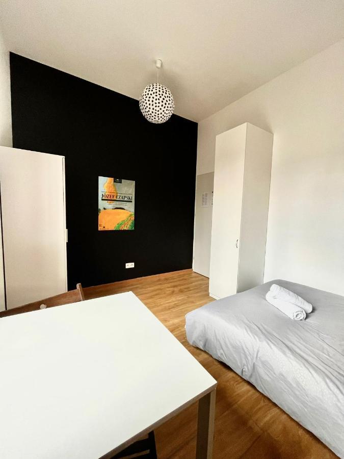 Bezagenta Rooms Centrum Варшава Экстерьер фото